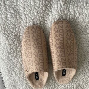 Only worn In house to try on